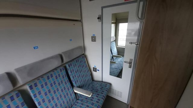 Душ і окремий туалет: тревел-блогер показав елітне купе у потязі Укрзалізниці - фото 444599