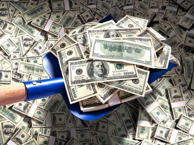 Вчені розповіли, як гроші впливають на щастя - фото 444717