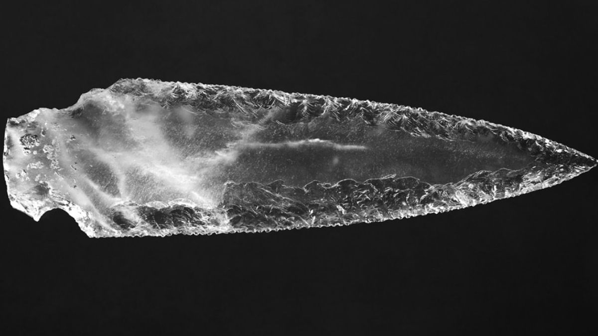 В Іспанії знайшли кришталевий кинджал, якому 5 тисяч років: фотофакт