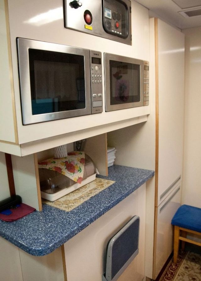 Душ, диван і комп'ютер: у мережі показали вагони Укрзалізниці підвищеної комфортності - фото 444740