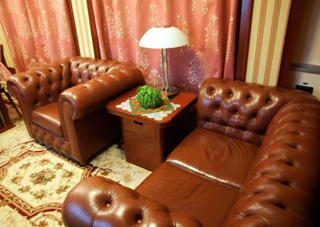 Душ, диван і комп'ютер: у мережі показали вагони Укрзалізниці підвищеної комфортності - фото 444745