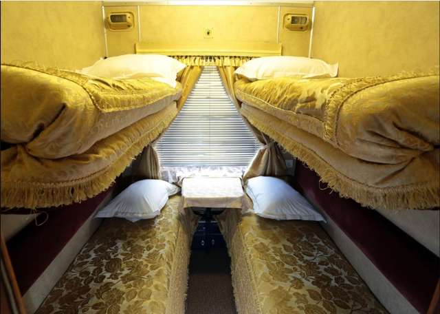 Душ, диван і комп'ютер: у мережі показали вагони Укрзалізниці підвищеної комфортності - фото 444746