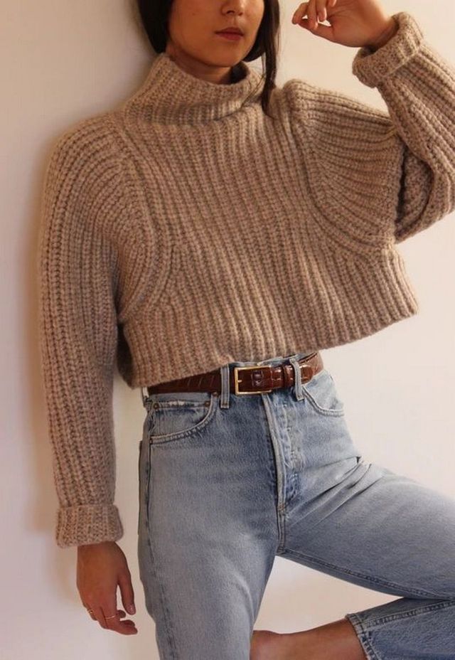 Стилісти показали, з чим поєднувати светри з високим коміром - фото 444761