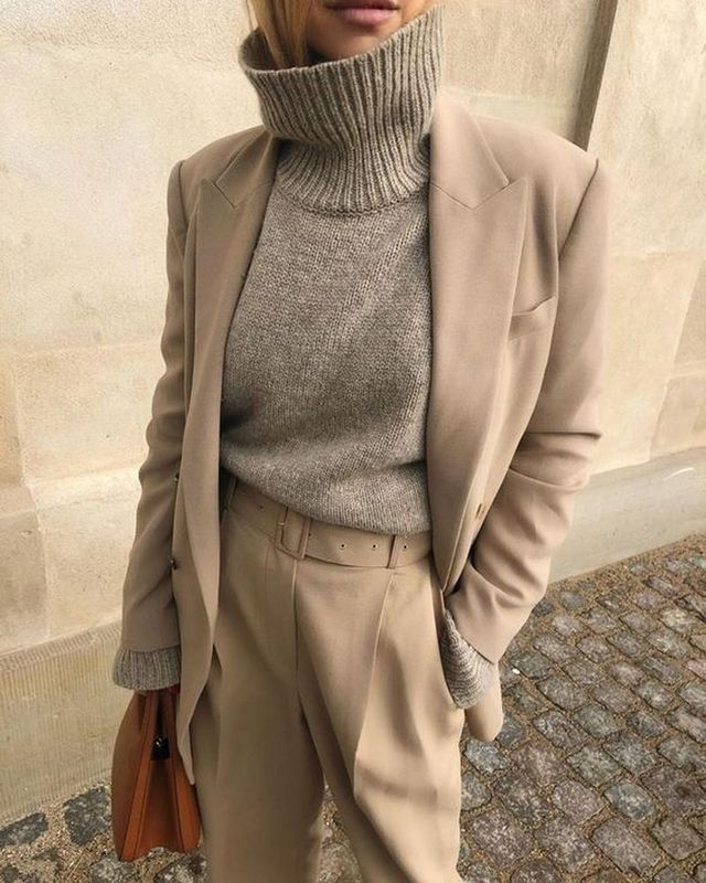 Стилісти показали, з чим поєднувати светри з високим коміром - фото 444764