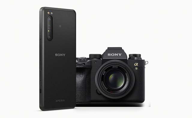 Sony Xperia Pro: представлено дорожезний смартфон для операторів - фото 445023