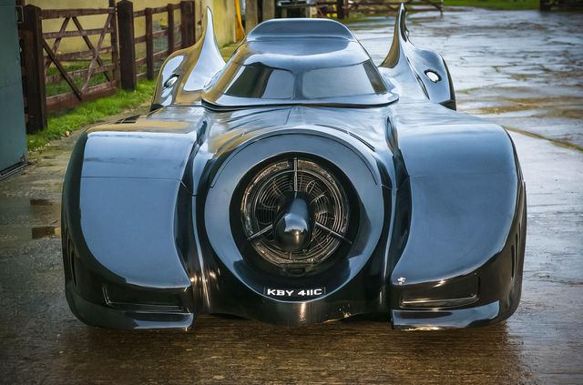 З молотка пустять Бетмобіль, на якому можна буде роз'їжджати містом - фото 445037