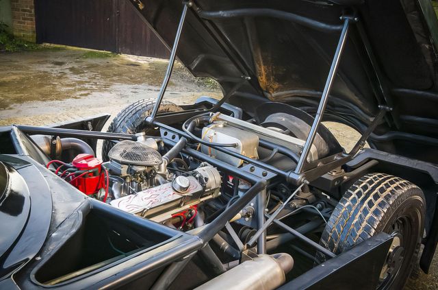 З молотка пустять Бетмобіль, на якому можна буде роз'їжджати містом - фото 445042