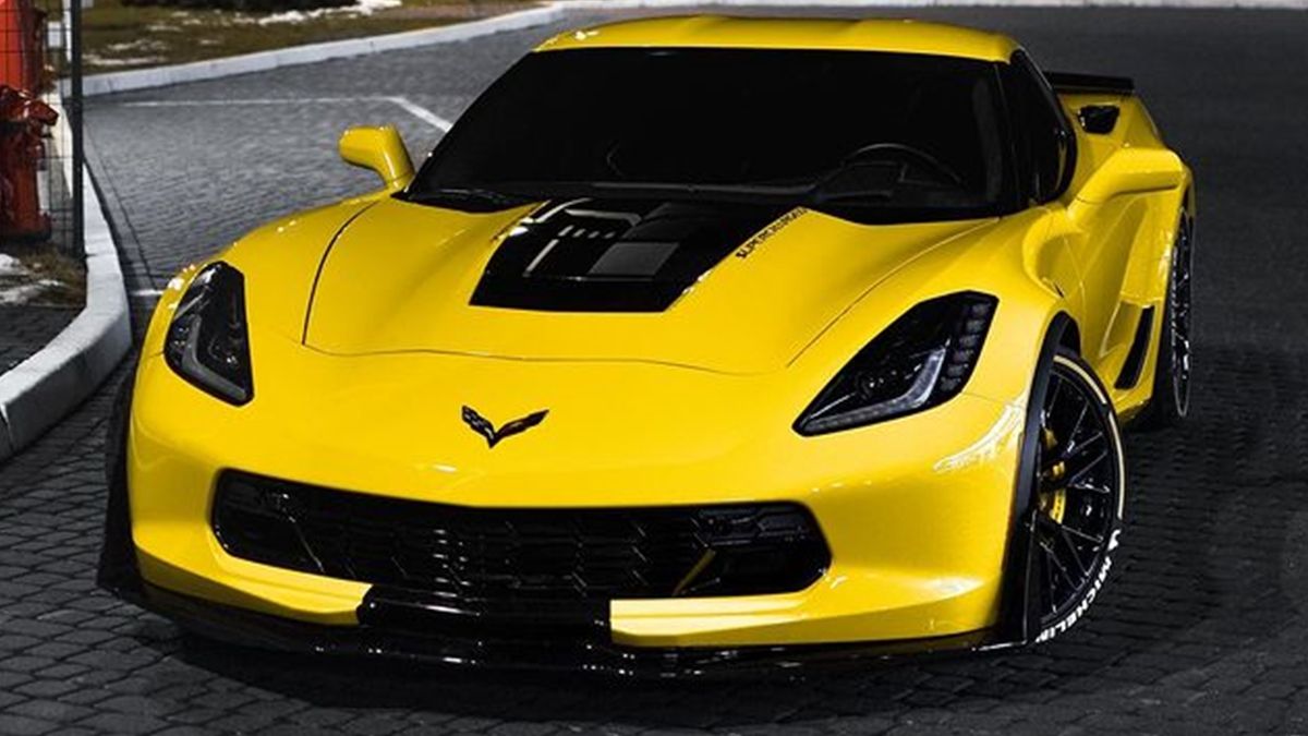 В Україні помітили надпотужний Chevrolet Corvette: фото розкішного спорткара
