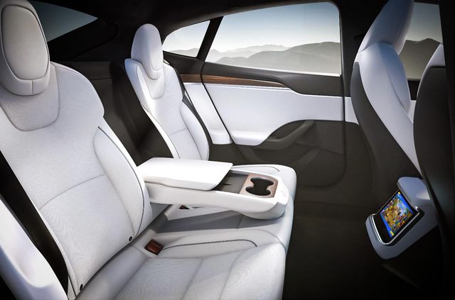 Представлено оновлену Tesla Model S: 1034 кінські сили й 840 кілометрів автономного ходу - фото 445246