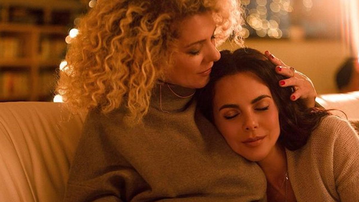 Настя Каменських – ПОЧУТТЯ: дивіться новий зворушливий кліп, в якому знялася мама співачки