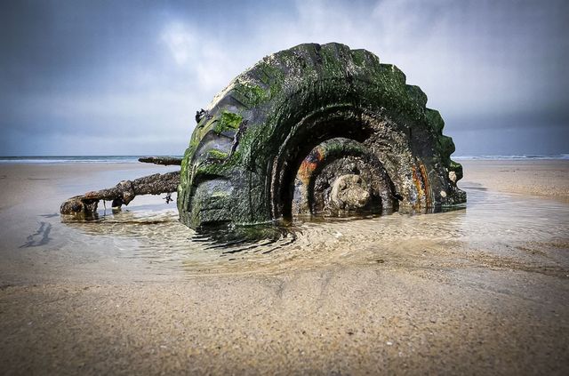 Затонулий 30 років тому Land Rover Defender сплив на поверхню: фотофакт - фото 445361