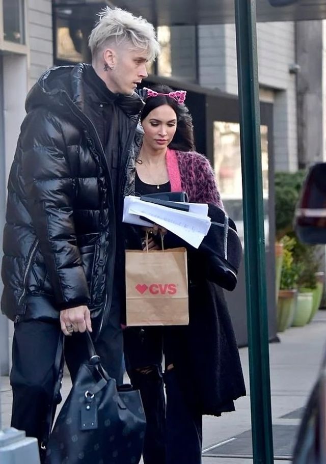 Меган Фокс заручилася з відомим репером: фотофакт - фото 445527