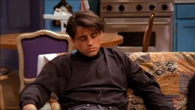 Мода 90-х: ТОП 25 стильних трендів у серіалі 'Друзі' - фото 445539