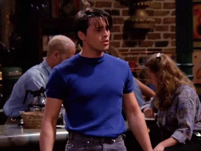 Мода 90-х: ТОП 25 стильних трендів у серіалі 'Друзі' - фото 445547