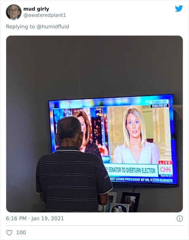 Як дивляться телевізор усі татусі: кумедні фото - фото 445756