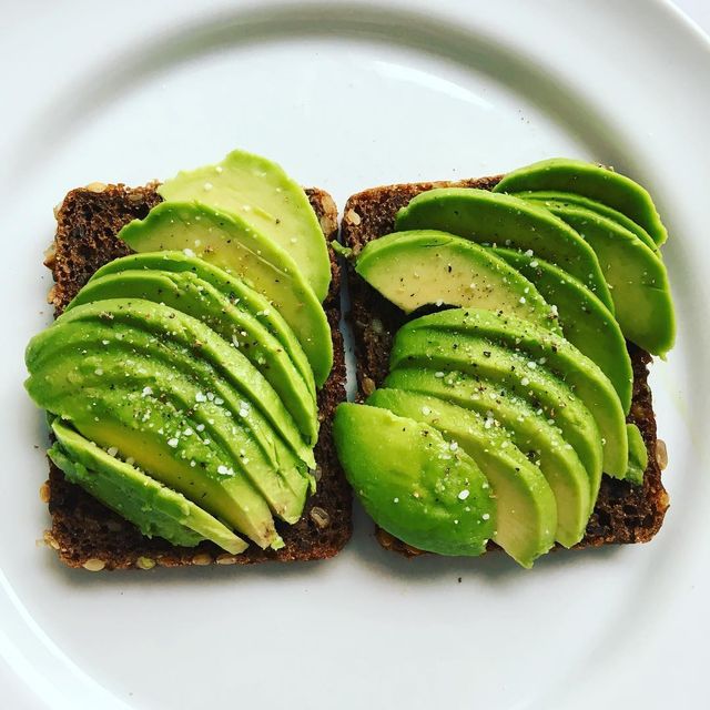 Дієтолог розповіла, чому в раціоні обов'язково потрібні жири - фото 445944