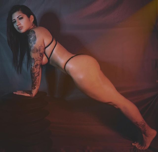 Надто товста: ця дівчина стала гарячою фітоняшкою після розлучення (18+) - фото 445964