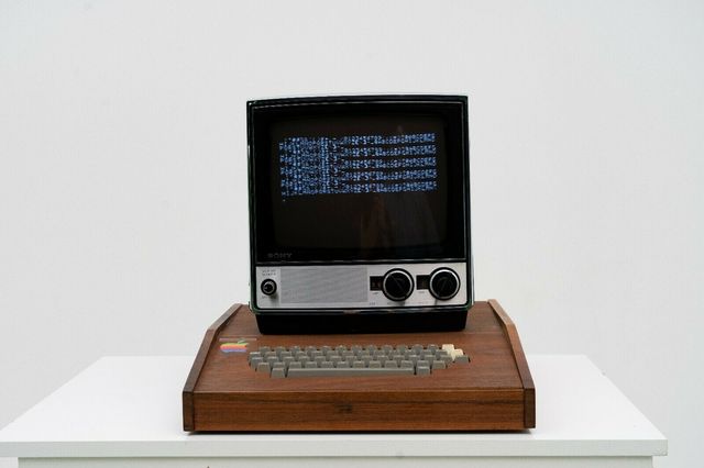 Комп'ютер Apple 1976 року, який збирав Стів Джобс, пустять з молотка - фото 446037
