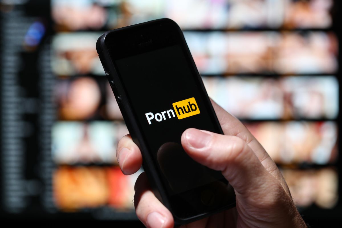 Pornhub змінює правила реєстрації: потрібно показати паспорт - фото 1