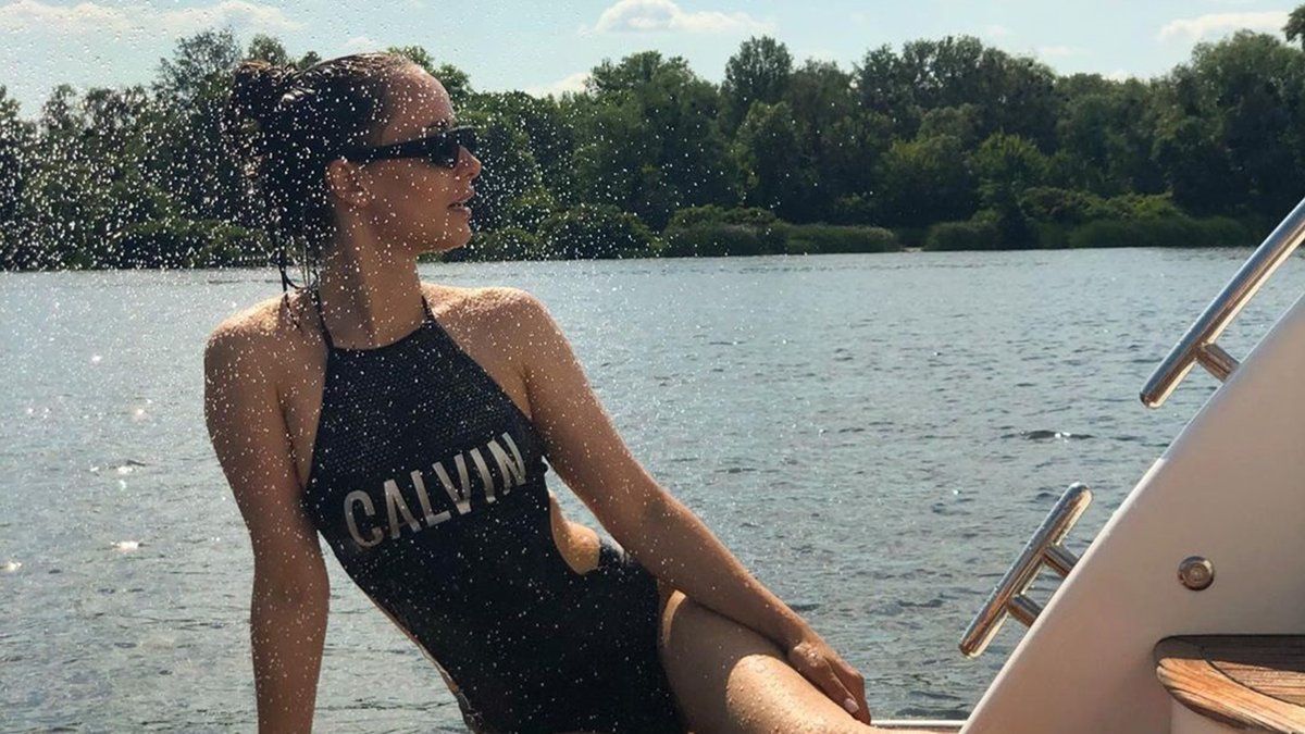 Ксенія Мішина розбурхала мережу знімком в бікіні