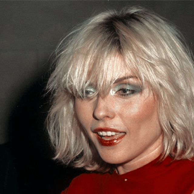 Яка зачіска була модною у твій рік народження: найпопулярніші стрижки від 1970-х до 2020 - фото 446801