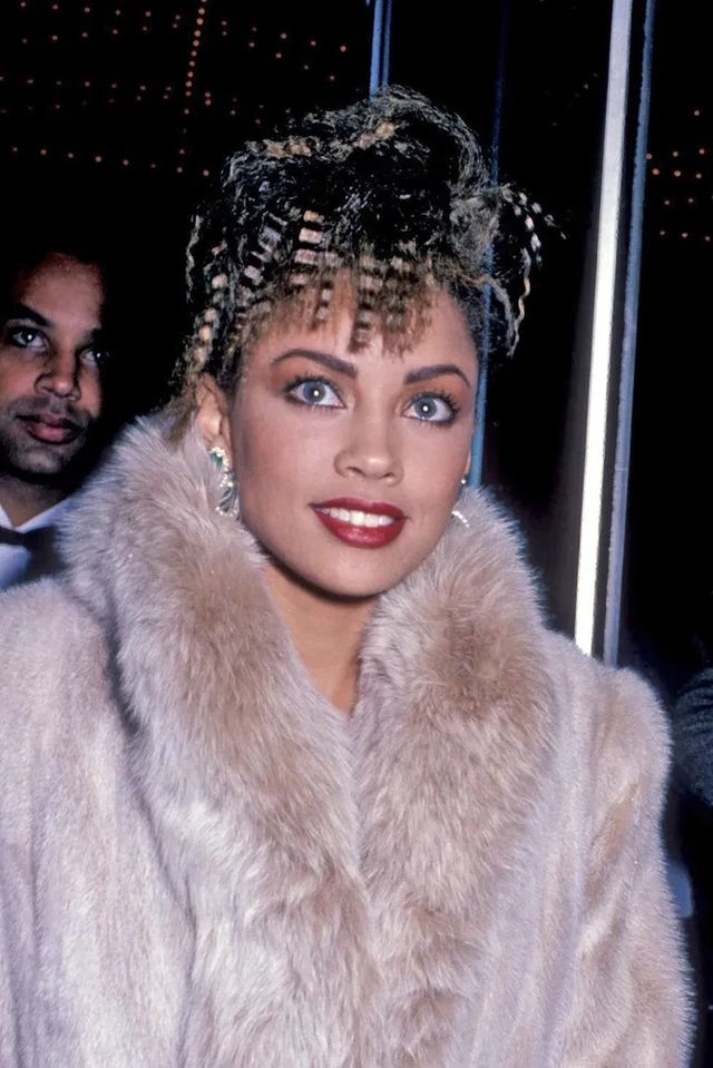 Яка зачіска була модною у твій рік народження: найпопулярніші стрижки від 1970-х до 2020 - фото 446809