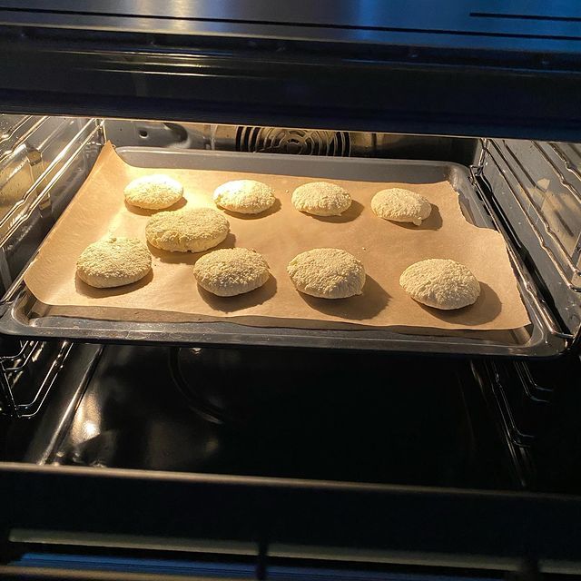 Ідеальний сніданок: Аніта Луценко поділилася простим рецептом сирників - фото 446874