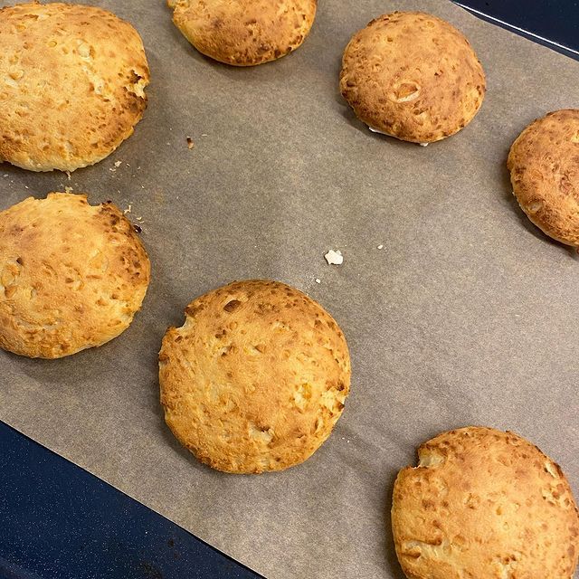 Ідеальний сніданок: Аніта Луценко поділилася простим рецептом сирників - фото 446875