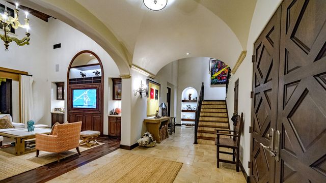 Сильвестр Сталлоне продає елітний будинок у Беверлі-Хіллз: фото - фото 446881