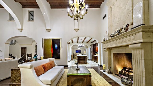 Сильвестр Сталлоне продає елітний будинок у Беверлі-Хіллз: фото - фото 446883