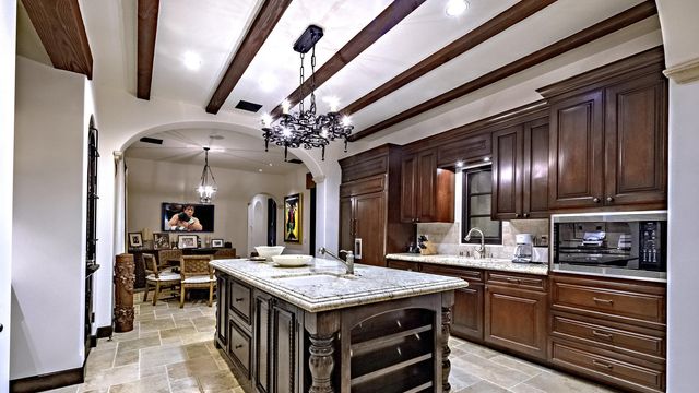 Сильвестр Сталлоне продає елітний будинок у Беверлі-Хіллз: фото - фото 446885