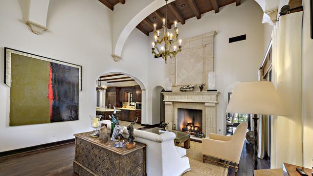 Сильвестр Сталлоне продає елітний будинок у Беверлі-Хіллз: фото - фото 446886