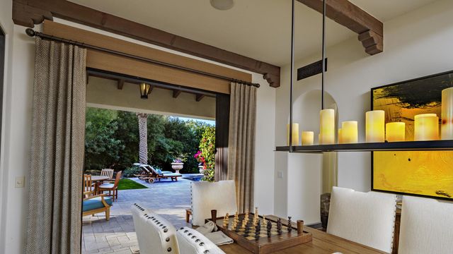 Сильвестр Сталлоне продає елітний будинок у Беверлі-Хіллз: фото - фото 446891