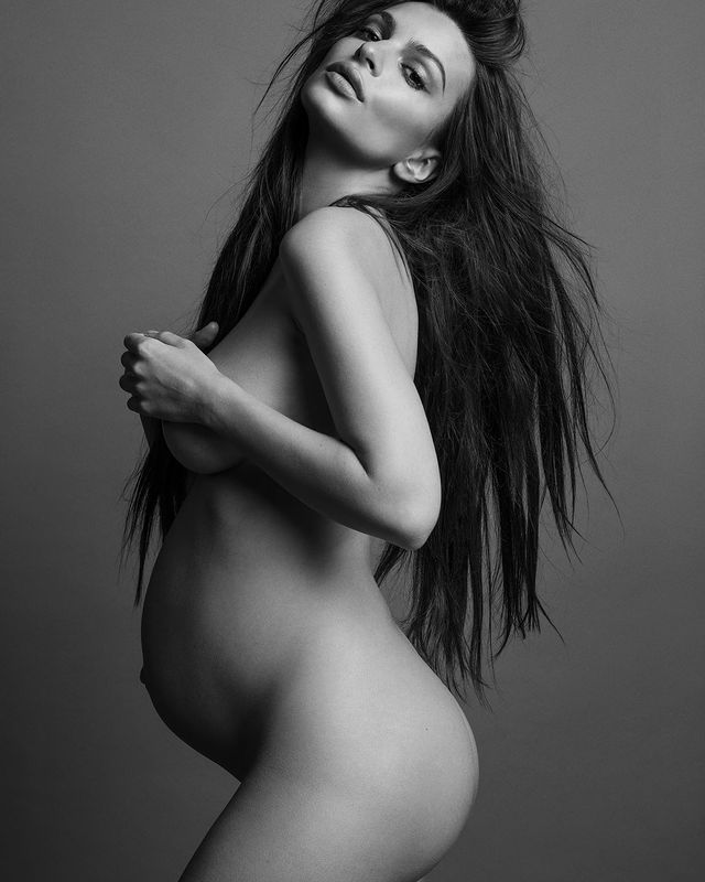 Розкута Емілі Ратажковскі розбурхала Instagram свіжою інтимною фотосесією (18+) - фото 447152