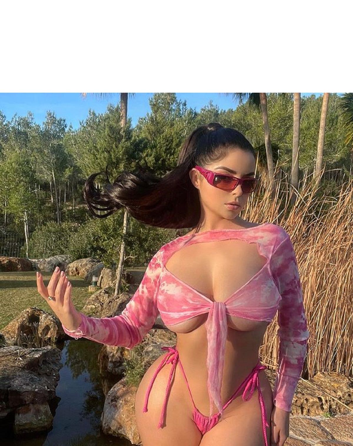 Демі Роуз показала пишний бюст - фото 1