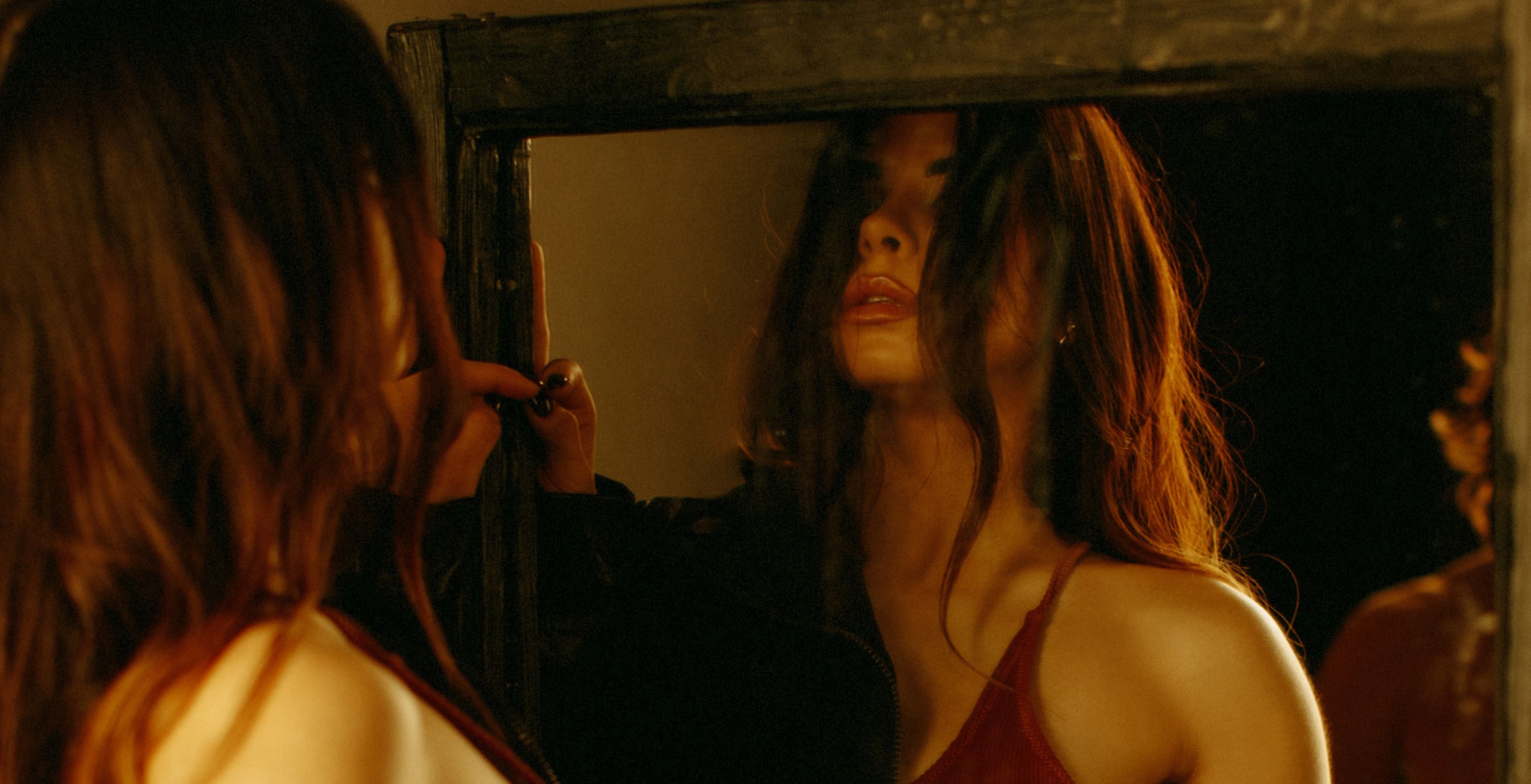 OPIYA представила пісню В Голлівуді - фото 1