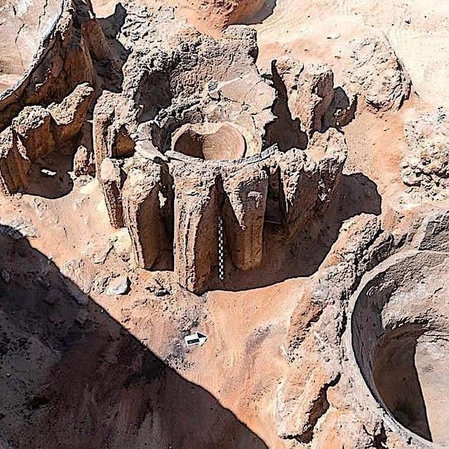 У Єгипті знайшли найдавнішу пивоварню світу: фото - фото 447734