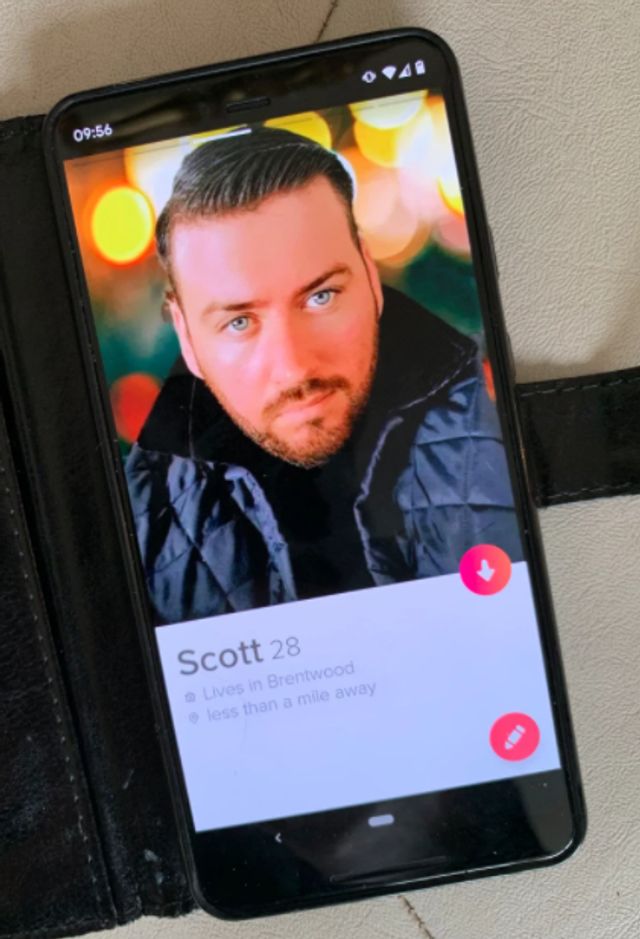 82-річна бабуся зареєструвала самотнього онука в Tinder - фото 447920