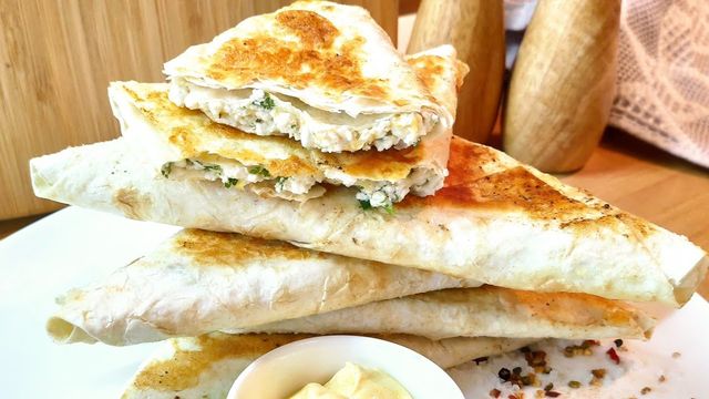 Що приготувати з сиру, окрім класичних сирників: прості рецепти - фото 447984