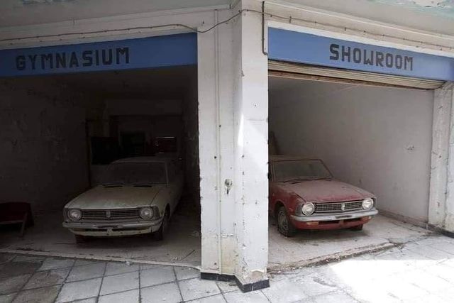 У мережі показали місто-привид з безліччю покинутих машин: атмосферні фото - фото 447993