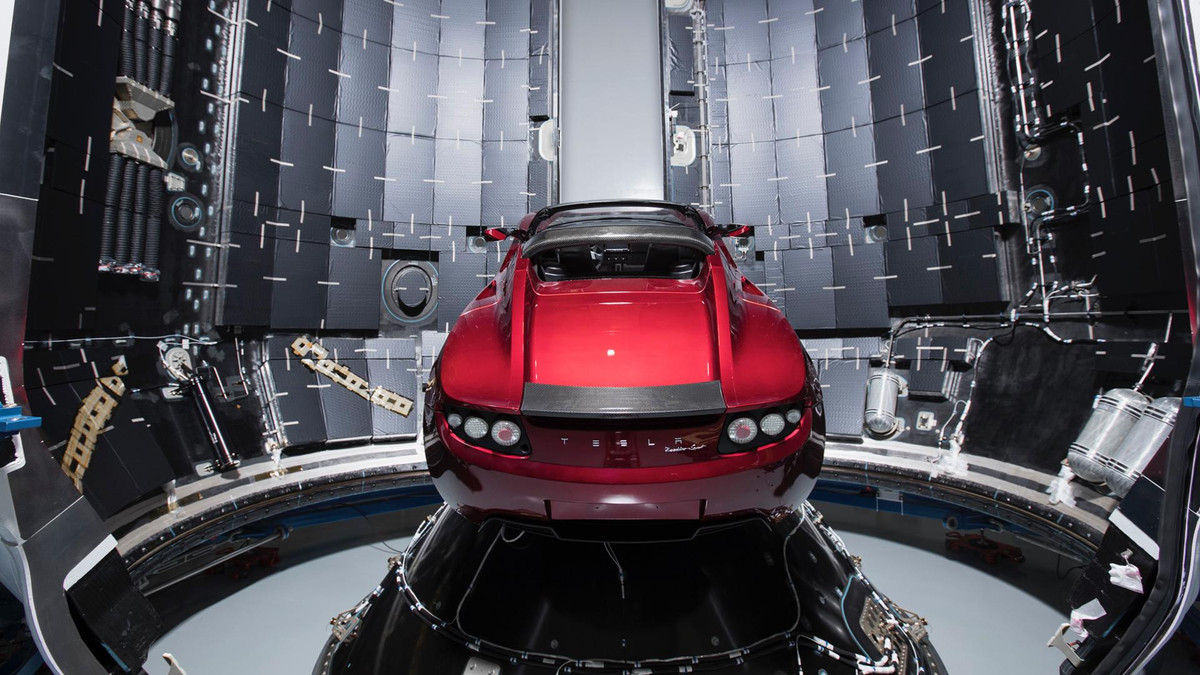 Tesla Roadster - фото 1