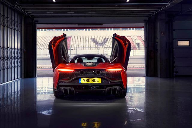 McLaren показала потужний гібридний спорткар: фото - фото 448262