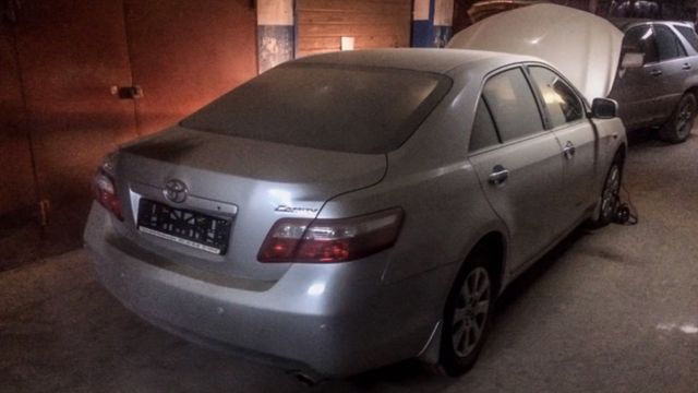 Ця Toyota Camry 14 років простояла у плівці - фото 448511