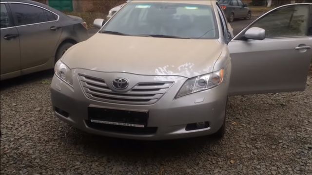 Ця Toyota Camry 14 років простояла у плівці - фото 448513