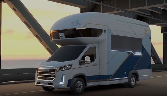 Створено будинок на колесах з ліфтом та балконом: фото - фото 448744