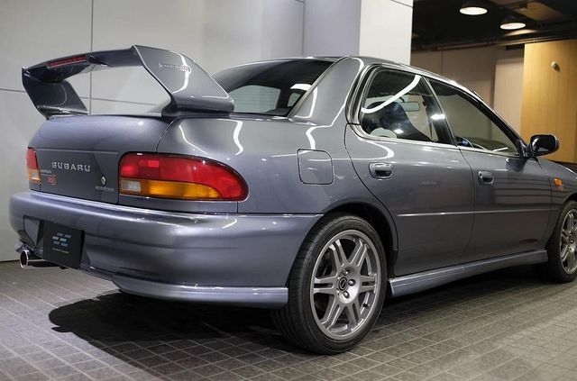 У 5 разів дорожче, ніж нову: 22-річну Subaru Impreza виставили на продаж - фото 448911