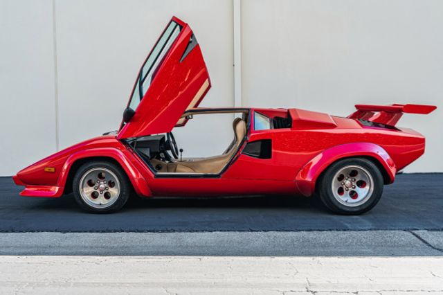 На аукціон виставили рідкісний Lamborghini Countach: фото - фото 448977
