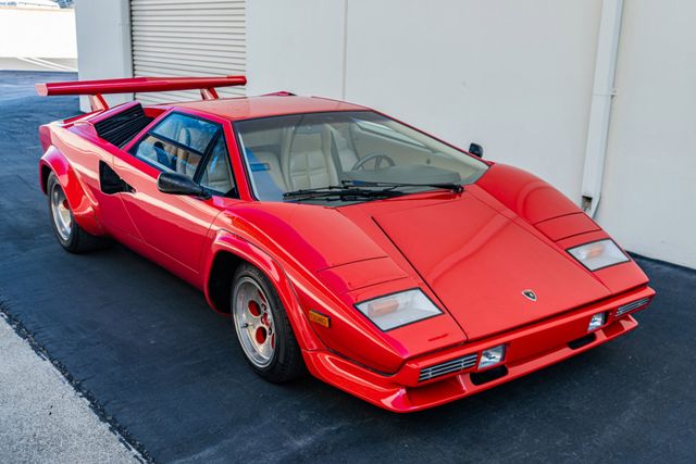На аукціон виставили рідкісний Lamborghini Countach: фото - фото 448981