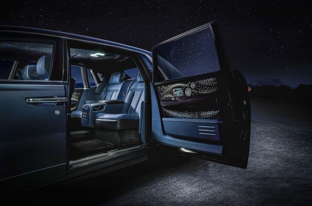 Rolls-Royce представив 'космічну' версію седана Phantom - фото 449008