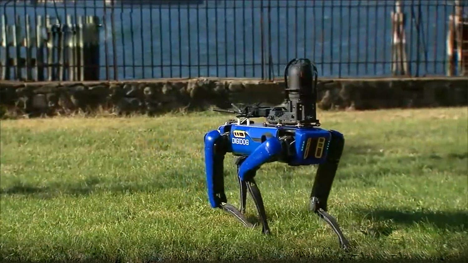 Поліцейські у Нью-Йорку приїхали на виклик з робопсом Boston Dynamics